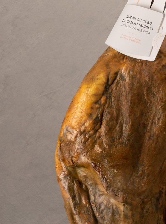Field-fed Ibérico Ham